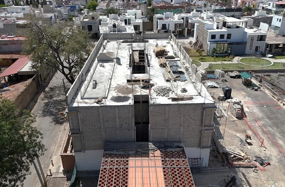 Instalaciones eléctricas e hidráulicas en interiores