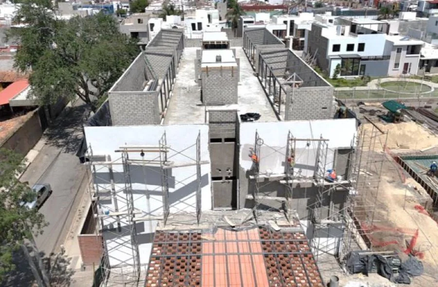 Muros en block de la Torre 2