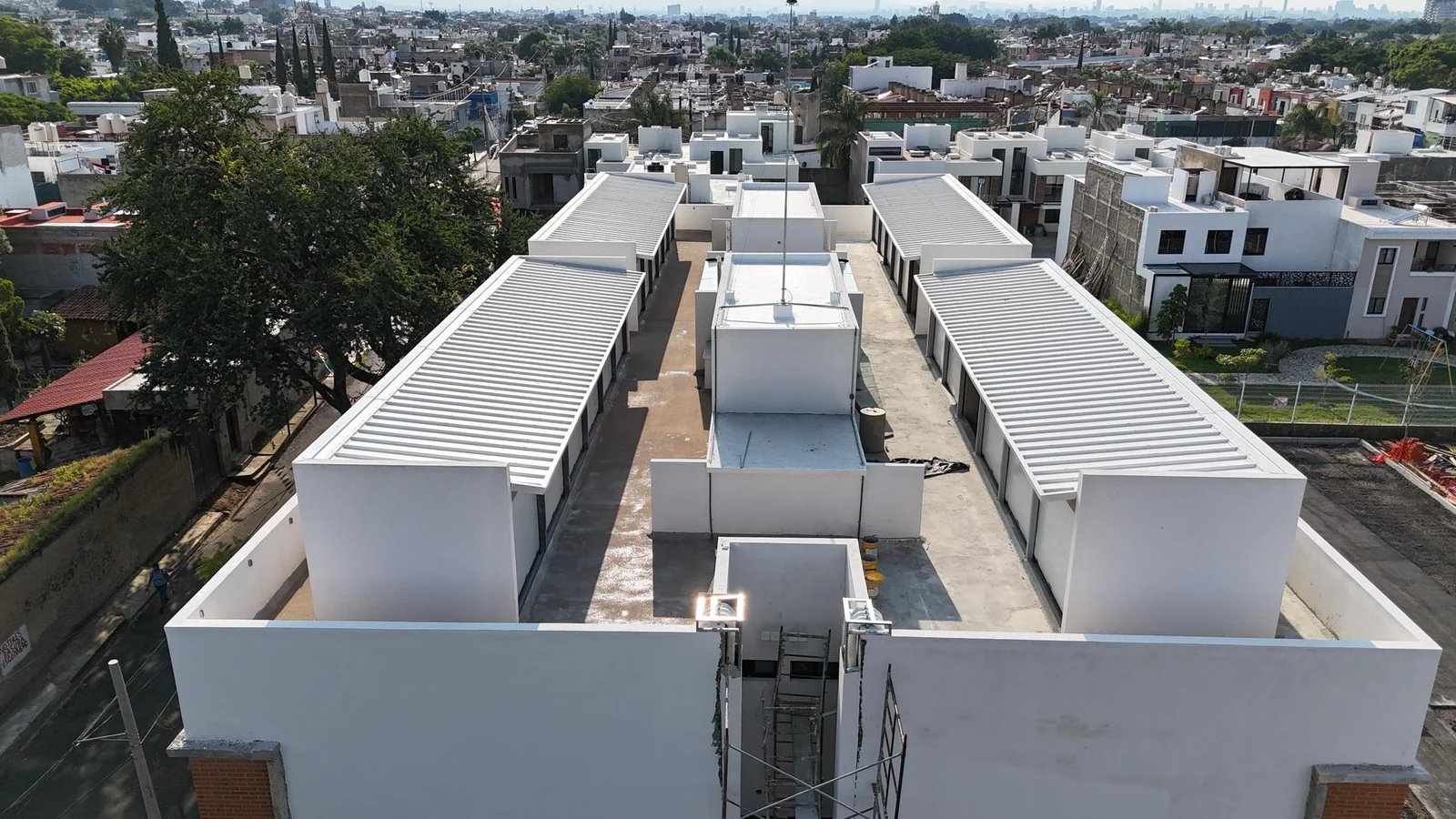 Las bodegas privadas de la Torre 1 ya construidas, vistas desde el aire